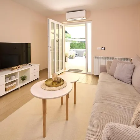 Martello Garden Apartment