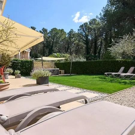 Martello Garden Apartment *