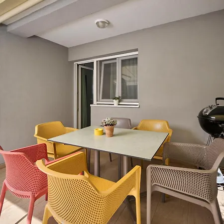 Martello Garden Apartment