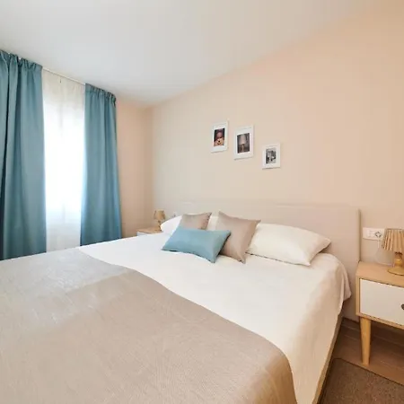 Martello Garden Apartment