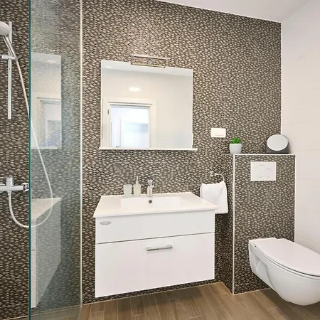 Martello Garden Apartment Porec